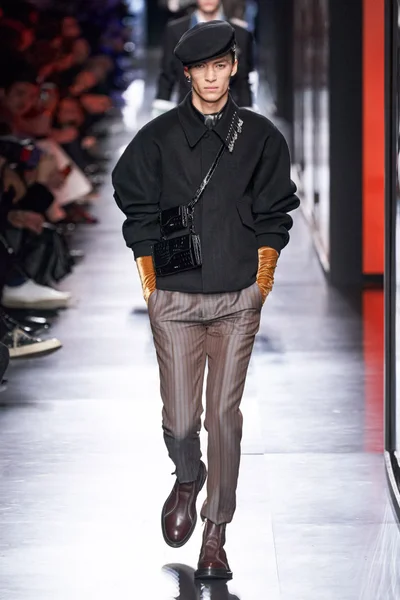 Look 24